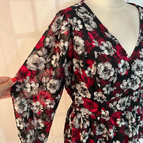 Torrid Black Red Floral Long Sleeve V-Neck Pullover Lined Peplum Blouse Size 0x - Picture 4 of 13